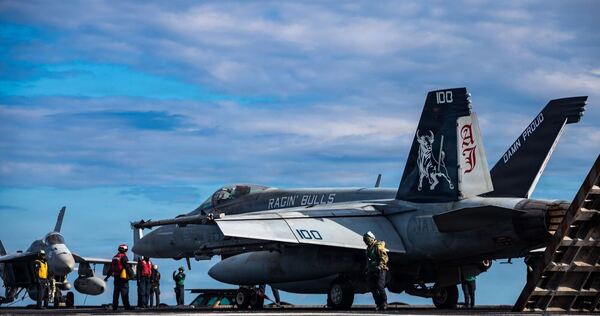 Angriff auf den Iran - USS Gerald R. Ford