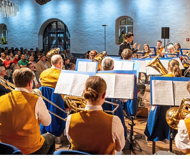 Die Stadtkapelle Besigheim begeistert mit Filmmusik das Publikum in der Alten Kelter.