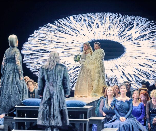 „Trauriges Märchen für Erwachsene“: Die „Lohengrin“-Inszenierung in Baden-Baden.