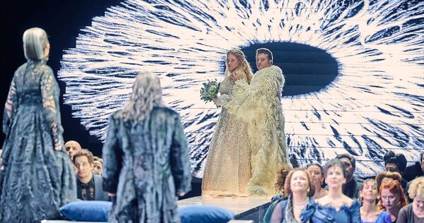 „Trauriges Märchen für Erwachsene“: Die „Lohengrin“-Inszenierung in Baden-Baden.