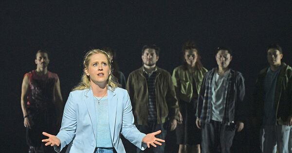 Regisseurin Pascale-Sabine Chevroton inszeniert die bekannte „Rockoper“ in Heilbronn - unter anderem mit Valerie Gels und Gunnar Frietsch auf der Bühne.