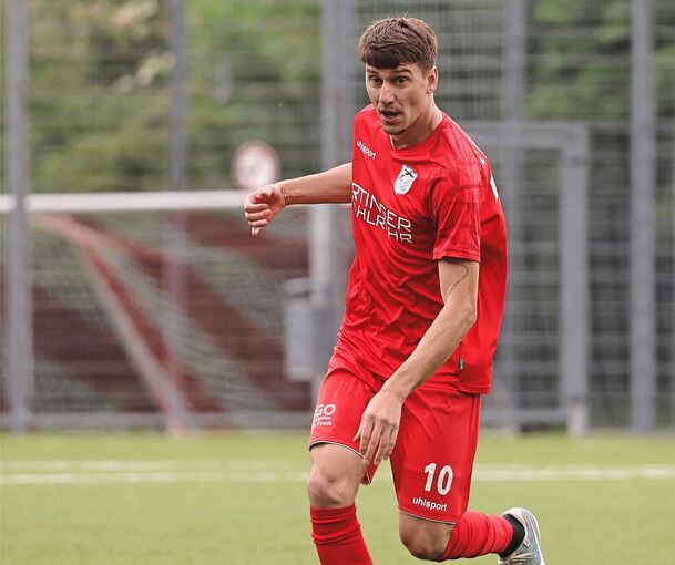 Auch im hohen Fußballeralter einer der Besten: Löchgaus Routinier Peter Wiens.