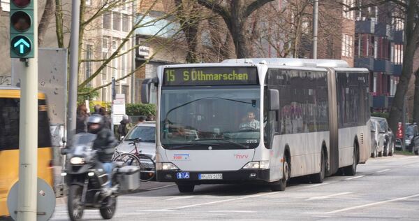 Nahverkehrs-Bus