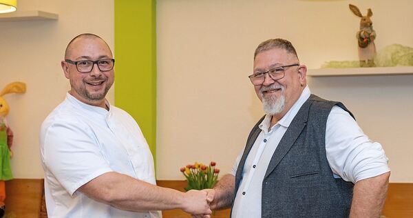Nico Faisst (links) wird der neue Partner von Panagiotis Athanassiadis in der „Keglerklause“.