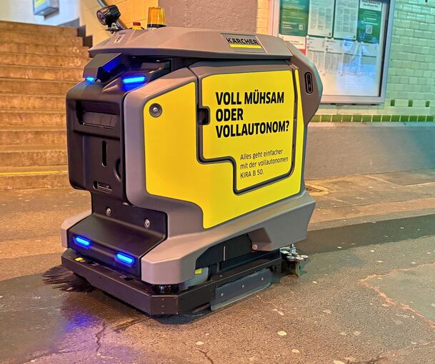 Wo großflächig Saubermachen gefragt ist, kann das ein Reinigungsroboter wie dieser in Stuttgart-Feuerbach eingesetzte übernehmen.