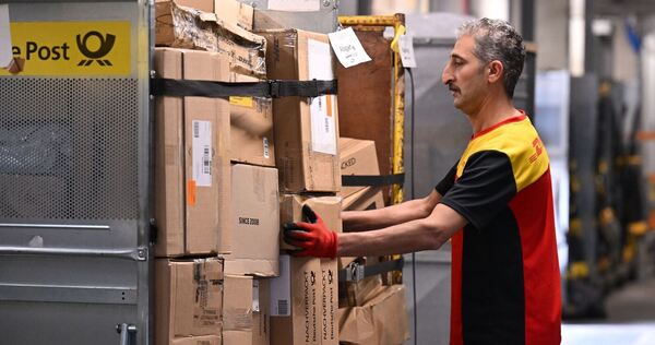 Arbeitnehmer aus Syrien bei DHL