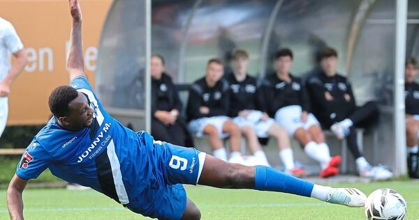 Kann die Balle mit seiner Erfahrung festmachen: Bissingens Onesi Kuengienda.