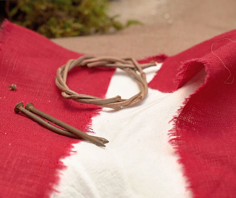 Dornenkrone und Nägel. Dornenkrone und Nägel.