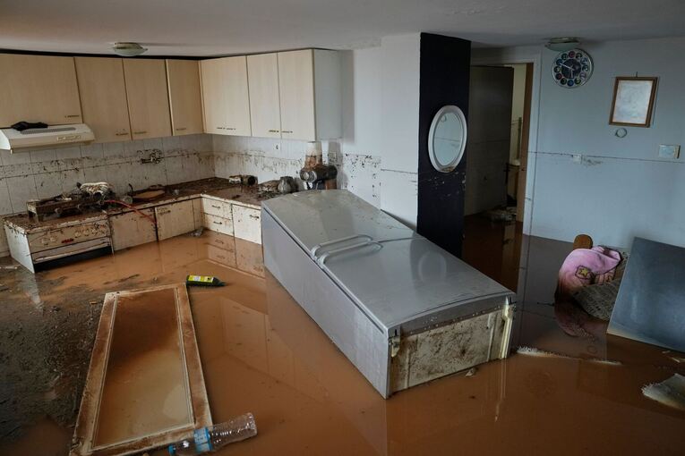 Starke Regenfälle und Saharastaub setzen Ägäis zu Starke Regenfälle und Saharastaub setzen Ägäis zu