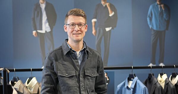 Verspricht eine größere Vielfalt in den Kombinationsmöglichkeiten der Sortimentsartikel als je zuvor: Sven Brüggemann steuert mi Verspricht eine größere Vielfalt in den Kombinationsmöglichkeiten der Sortimentsartikel als je zuvor: Sven Brüggemann steuert mit einem rund 50-köpfigen Team Design, Produktentwicklung sowie Marken- und Produktmanagement.