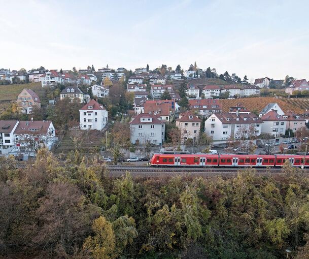 Die neue S7 führt nach dem Pragtunnel über die malerische Panoramabahnstrecke nach Vaihingen, ähnlich wie während der ersten Sperrungen der Stammstrecke in den Sommerferien.
