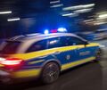 Die entgegenkommenden Motorradfahrer sollen sich bei der Polizei melden. Die entgegenkommenden Motorradfahrer sollen sich bei der Polizei melden.