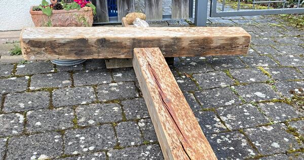 Wie fühlt es sich an, ein Kreuz zu tragen?