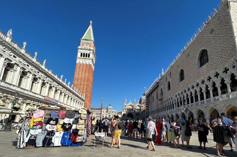 Blick auf den Markusplatz in Venedig
