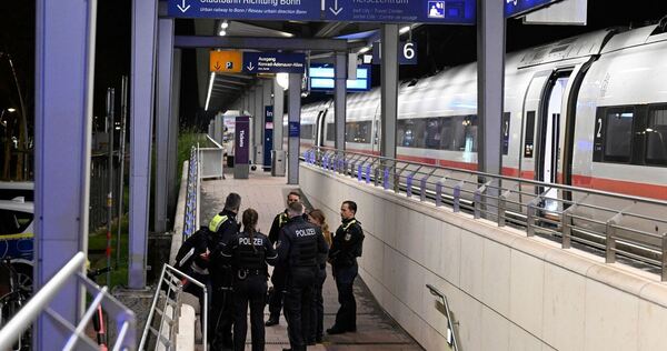 Mann droht mit Anschlag in ICE