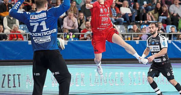 Mit 30 Gegenstoßtoren der Drittbeste der Liga: Bietigheims Rechtsaußen Moritz Strosack (Mitte).