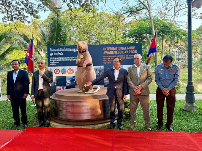 Statue für Minensuch-Ratte Magawa