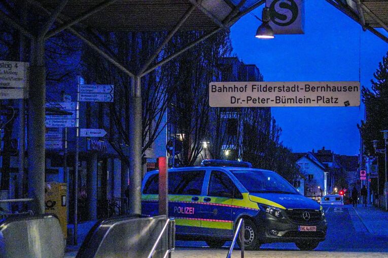 Schwerverletzter nach Angriff an S-Bahn in Filderstadt Schwerverletzter nach Angriff an S-Bahn in Filderstadt