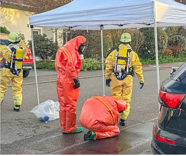 Das Behältnis wird untersucht.