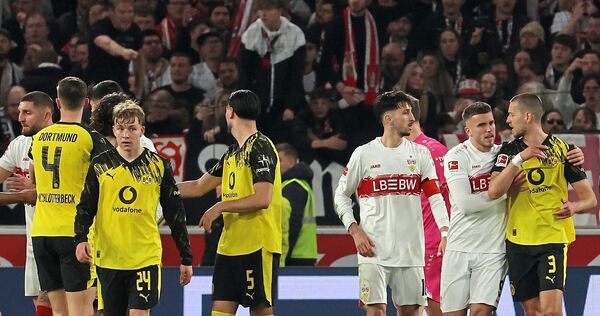 Tumult in der Nachspielzeit (von rechts): Der Ex-Stuttgarter Waldemar Anton rauft mit Ermedin Demirovic und Atakan Karazor.