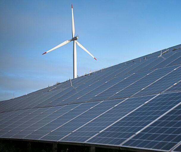 In der Region sollen mehr Flächen für Solaranlagen und Windräder ausgewiesen werden. Doch nur einer der Pläne ist wie geplant rechtskräftig geworden.