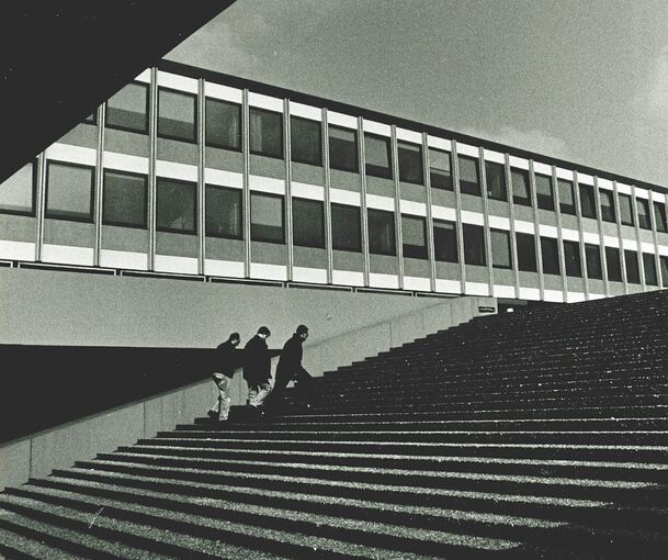 Blick auf das Gelände der PH in einer historischen Aufnahme.