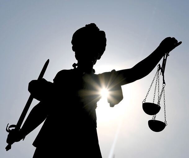 Sollten die Angeklagten gestehen, können sie auf mildere Strafen hoffen.