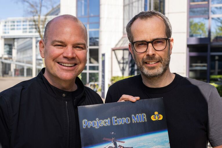 "Dü-di-de-dü": Das sind die Erfinder des "Euro-Mir"-Songs "Dü-di-de-dü": Das sind die Erfinder des "Euro-Mir"-Songs