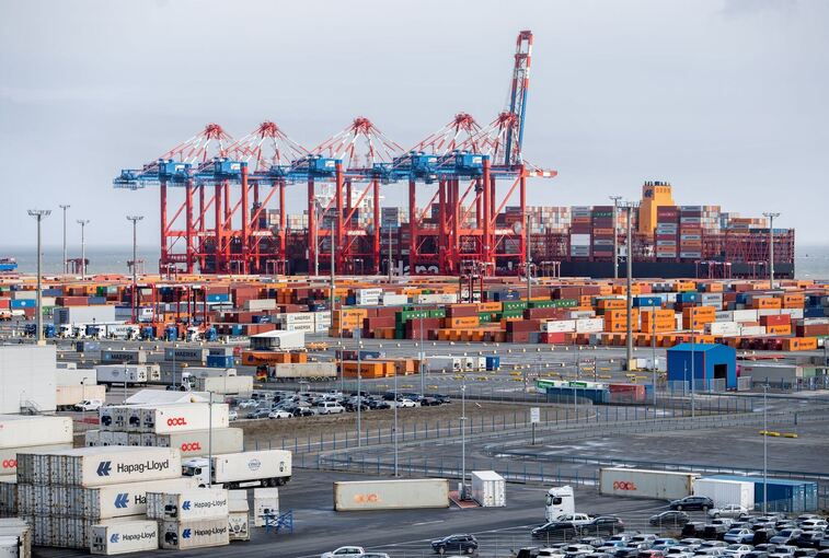 Exporte über JadeWeserPort