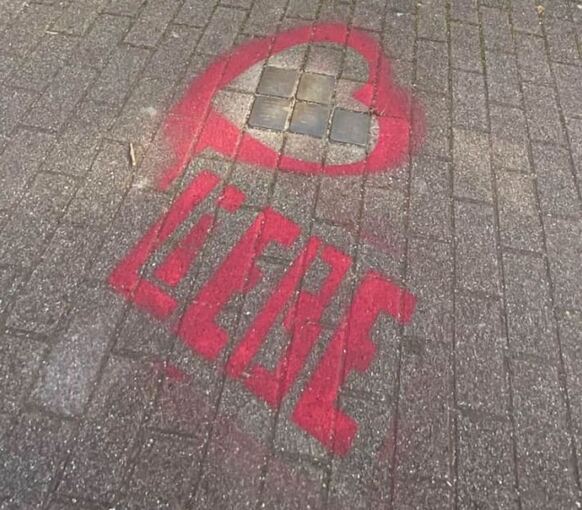 «Stolpersteine» mit Herz versehen