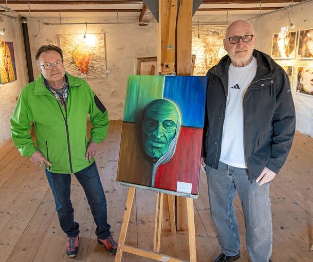 Organisierten die Ausstellung mit Werken aus dem Kunstkreis Lauda-Königshofen: Jürgen Rabsch (links) und Jürgen Pösse, Vorstände des Kunstvereins Markgröningen.
