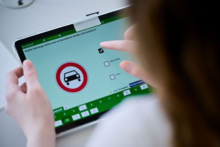 Führerschein – Theorieprüfung Führerschein – Theorieprüfung