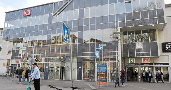 Ludwigsburger Bahnhof: Hier soll die Stadtbahn aus Markgröningen und Möglingen einmal ankommen. Ludwigsburger Bahnhof: Hier soll die Stadtbahn aus Markgröningen und Möglingen einmal ankommen.