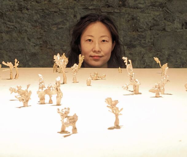 Objekte, die unweigerlich Assoziationen hervorrufen: Aeree Sul stellt im Ludwigsburger Kunstverein im MIK aus.