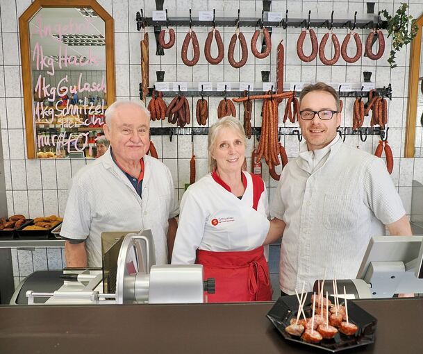 Am 30. April ist Schluss: Robert, Helga und Michael Schweiker (von links) geben ihre Metzgerei aus familiären Gründen auf.