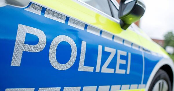 Die Polizei sucht Zeugen des Einbruchs.