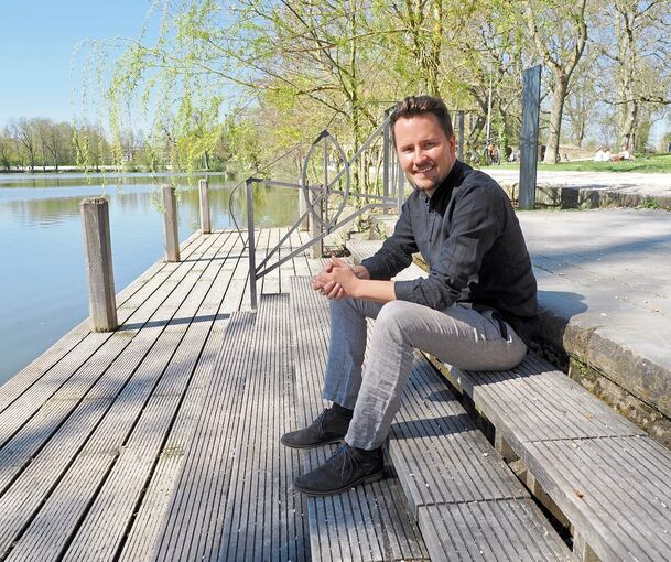 Der Monrepos-See ist normalerweise eine Location für Hochzeitsfotografen. Aber auch ein Hochzeitsvideograf steht mal vor der Kamera.