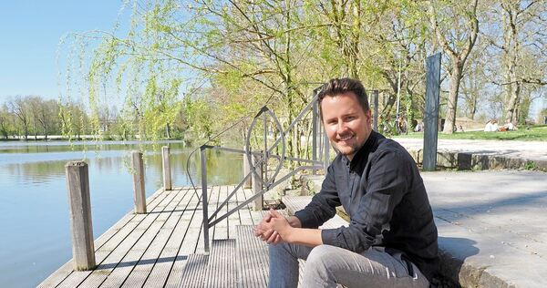 Der Monrepos-See ist normalerweise eine Location für Hochzeitsfotografen. Aber auch ein Hochzeitsvideograf steht mal vor der Kamera.