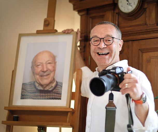 Andreas Mattes aus Ochsenbach ist von den Biografien älterer Menschen fasziniert und will diese für die Nachwelt bewahren.
