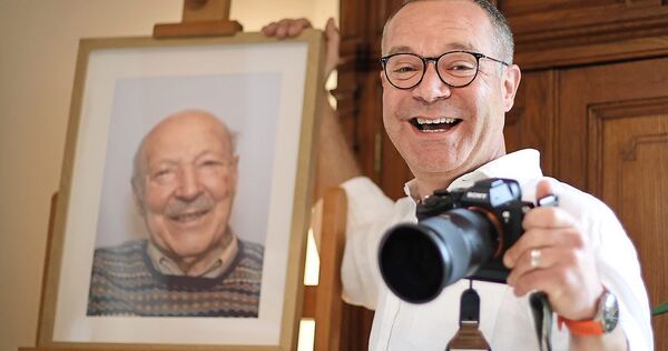 Andreas Mattes aus Ochsenbach ist von den Biografien älterer Menschen fasziniert und will diese für die Nachwelt bewahren.