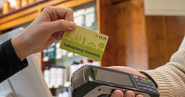 Der neue Ludwigsburg-Gutschein hat Kreditkartengröße.