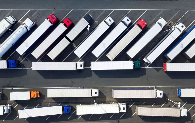 Lkw-Parkplätze an Autobahnen