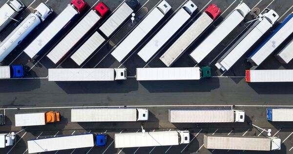 Lkw-Parkplätze an Autobahnen
