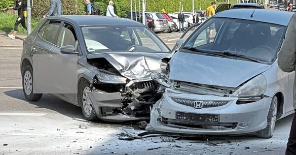 Accident in Ludwigsburg: Head-on collision on Schorndorfer Straße