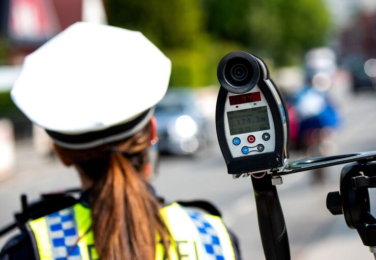 Geschwindigkeitskontrolle Geschwindigkeitskontrolle