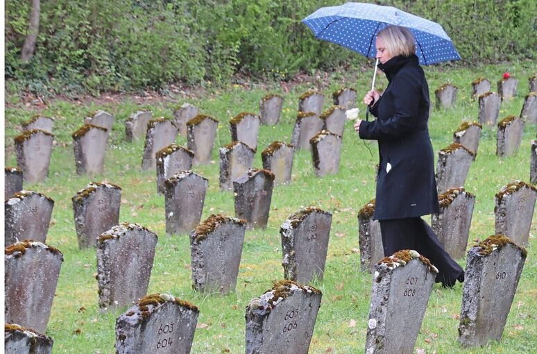 Gräber mahnen: Vor 81 Jahren wurde das Vaihinger KZ befreit. Der Ehrenfriedhof besteht seit 1958.
