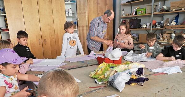 Nähen, Drucken, Stempeln, Sticken: Die Textilwerkstatt der Kunstschule Labyrinth soll Freude am kreativen Arbeiten vermitteln.