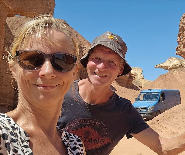 Barbara und Michael Fimpel reisen mit ihrem selbst umgebauten Camper „Kübler“ durch ganz Afrika.