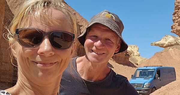 Barbara und Michael Fimpel reisen mit ihrem selbst umgebauten Camper „Kübler“ durch ganz Afrika. Barbara und Michael Fimpel reisen mit ihrem selbst umgebauten Camper „Kübler“ durch ganz Afrika.