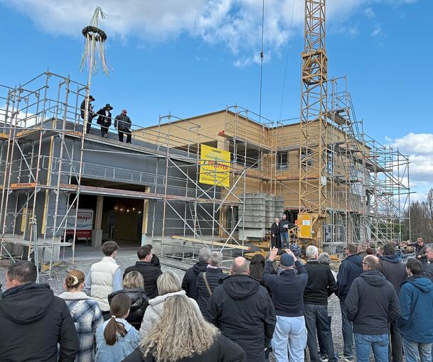 Ende März feierte Fensterbau Jung Richtfest für den Neubau in der Franz-Lutz-Straße in Erligheim.